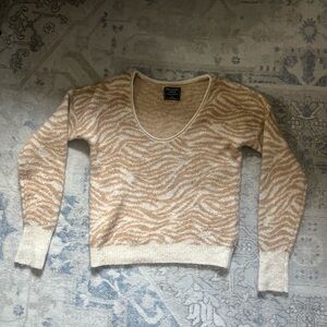 Abercromhie & Fitch sweater